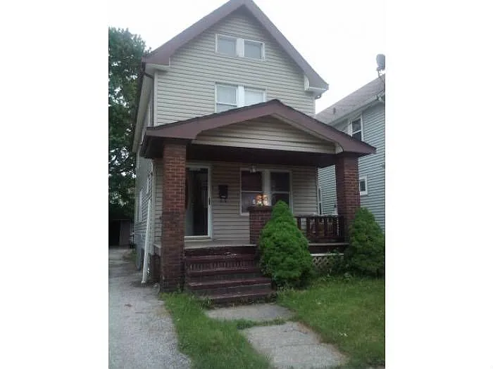 2035 W 105th St photo 1