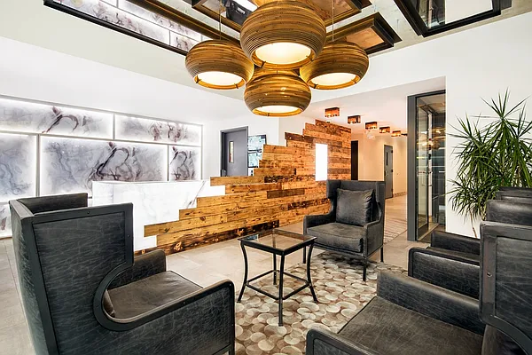 Rented by Greystar | media 10