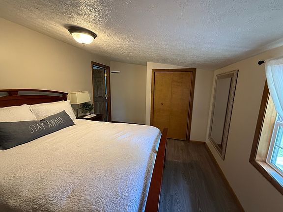 3rd image of 12441 Lincoln St SE #1