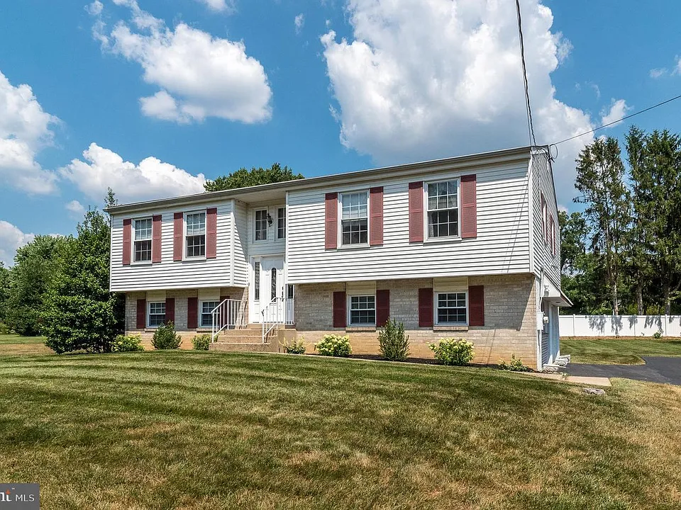 806 Wright Dr