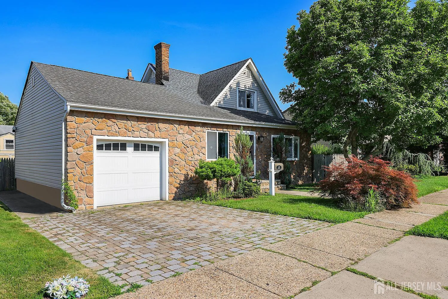 3 bed, 2.0 bath, $3,200 — Photo 1