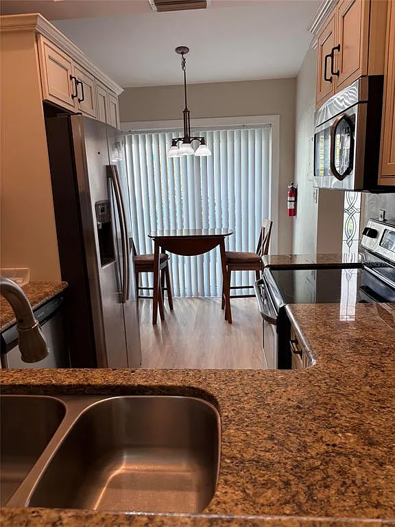 2 bed, 2.0 bath, 1129 sqft, $2,500 — Photo 4