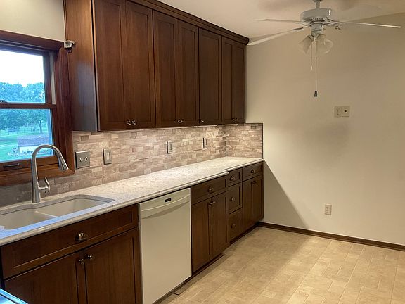 5th image of 4 Terrace Park Ct