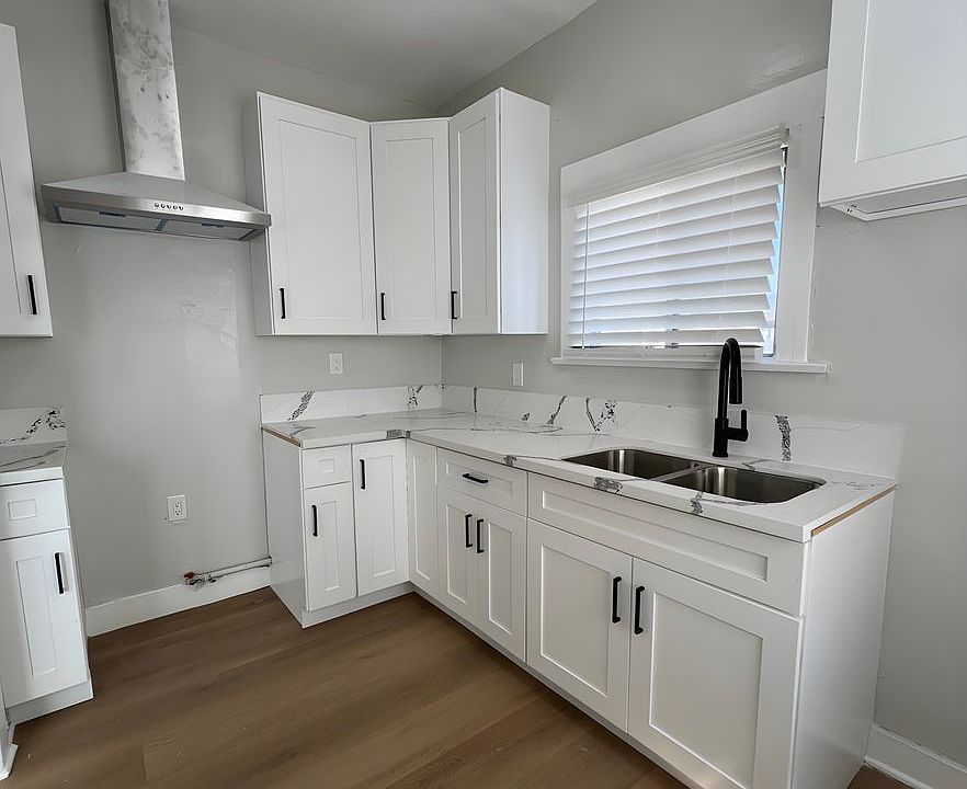 2nd image of 194 W 41st Pl #11B