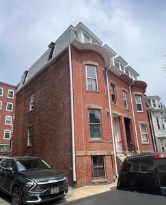 658 E 5th St, South Boston, MA, 02127