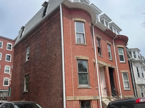 658 E 5th St, South Boston, MA 02127