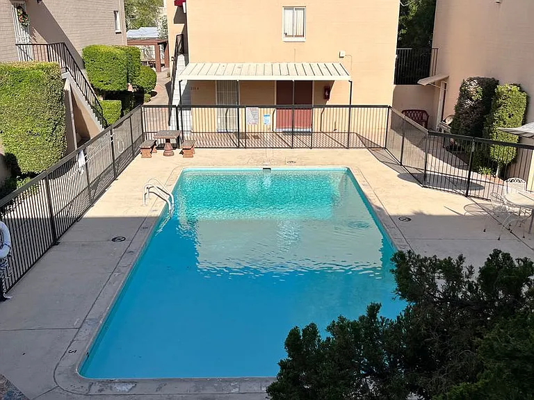 Catalina View Apartments — Photo 48