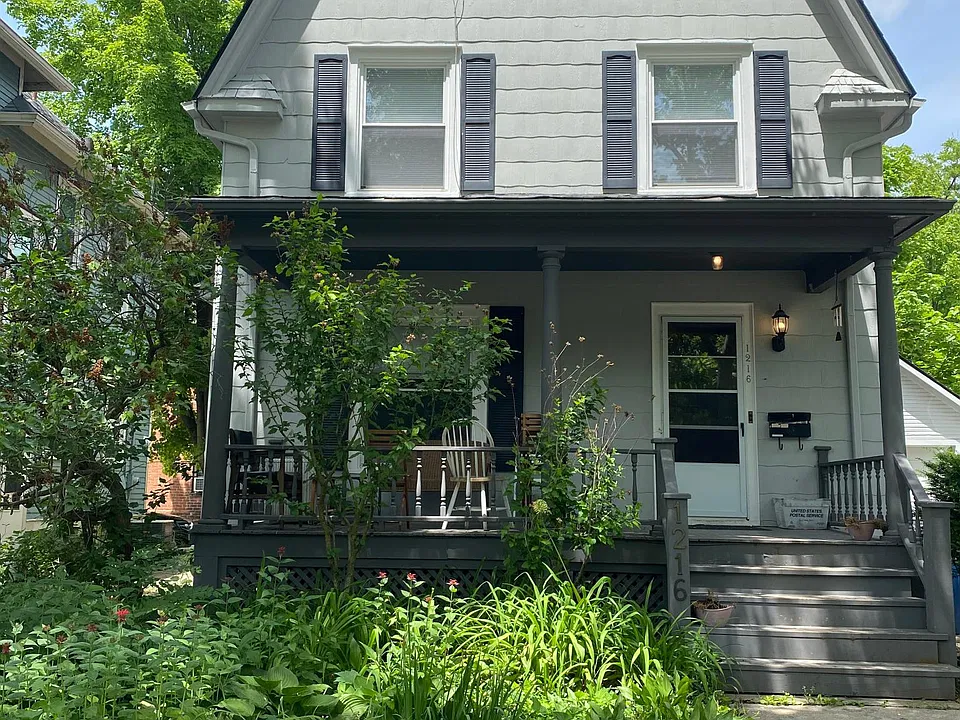 1216 E University Ave