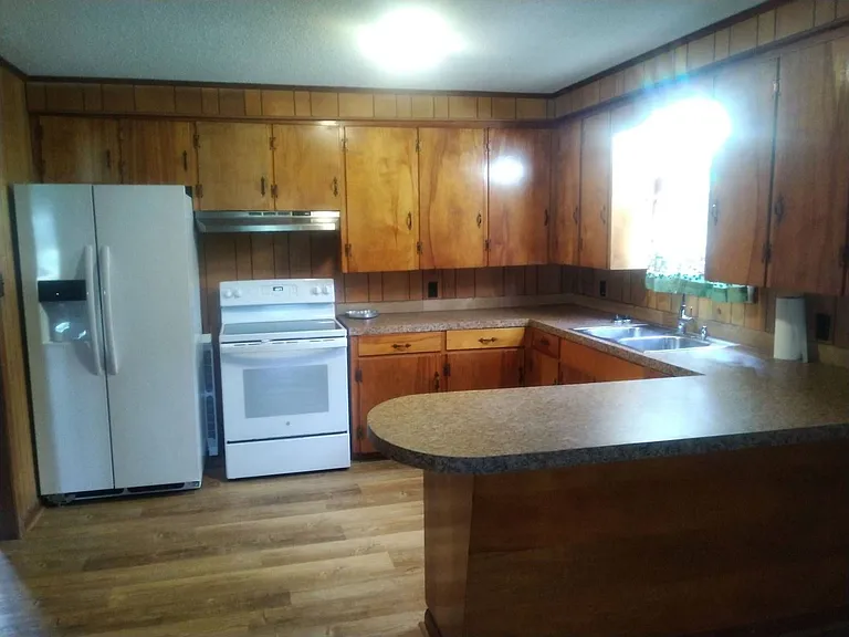 1261 Mitchell Harper Rd — Photo 2