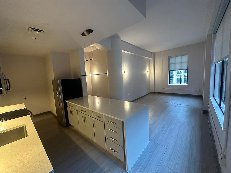 1st image of 126 E 6th St #14