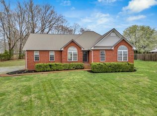 1008 Copper Kettle Cir, Pleasant View, TN 37146