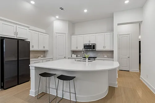1613 Sandhill Ln Photo 1