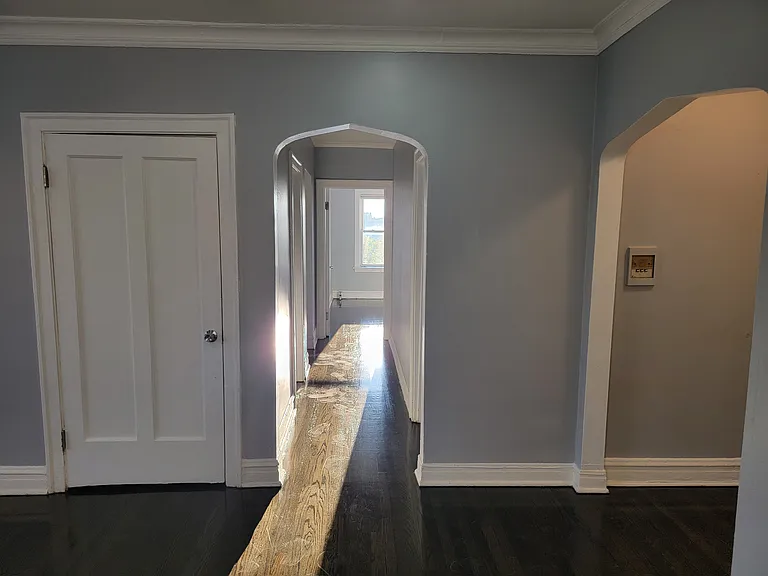 1748 W Albion Ave — Photo 8