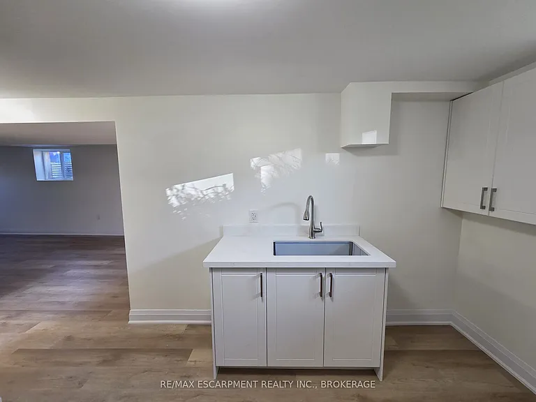 12 Ferndale Ave — Photo 5