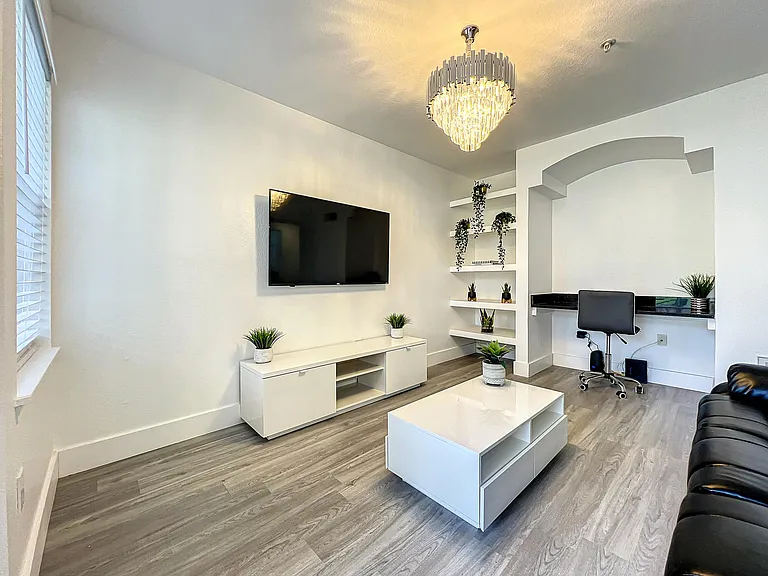 7300 Westpointe Blvd #712 — Photo 3