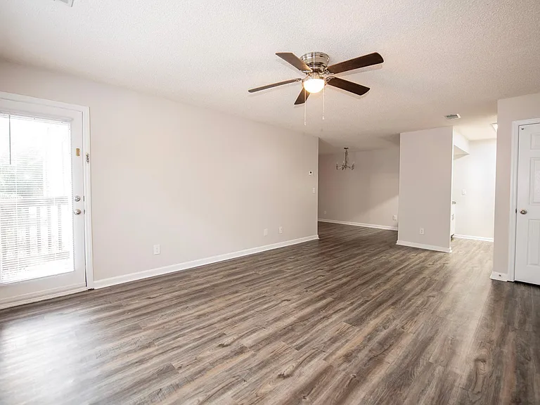 Park Hills Apartments — Photo 12