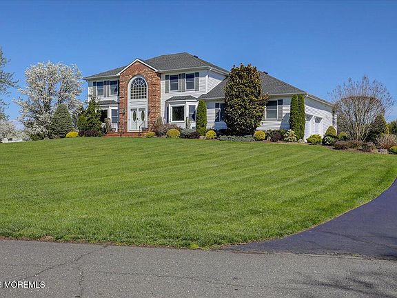 3rd image of 27 Regency Way