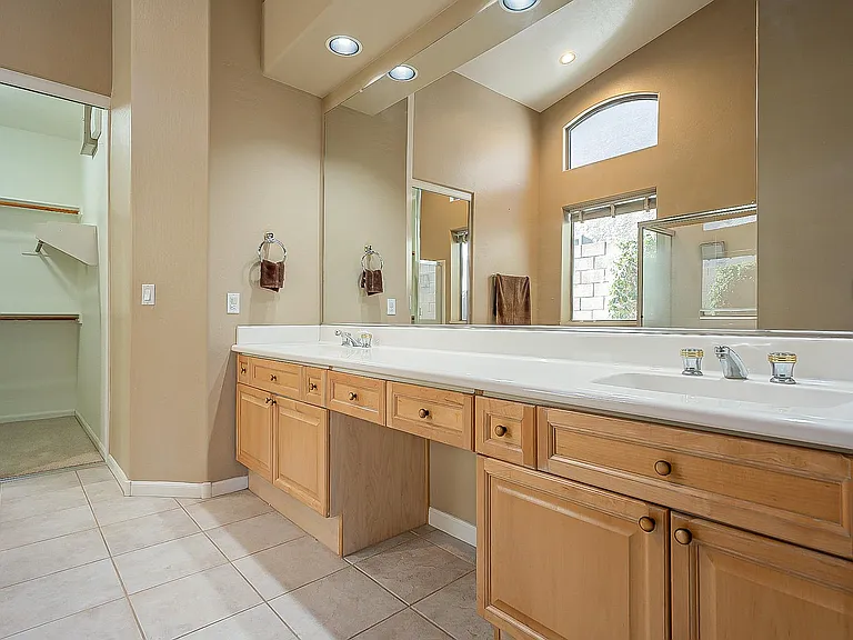 4926 E Duane Ln — Photo 30