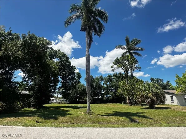 200 Rose St, North Fort Myers, FL 33903