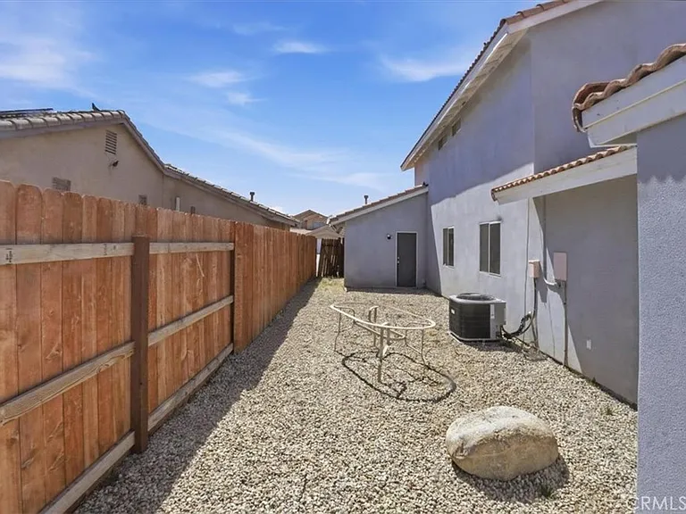 8541 Dove Creek Trl — Photo 36