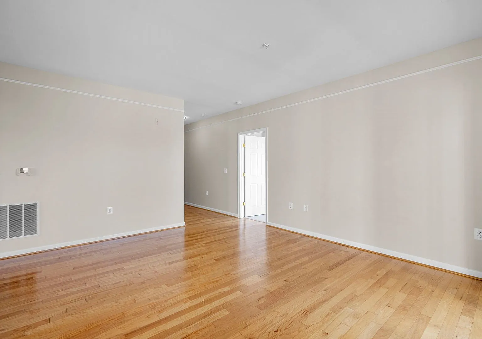 2 Bed 2 Bath - King Farm Condo - Move In Ready — Photo 4