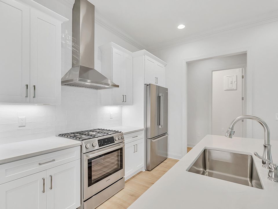 1st image of 134 Green Heron St