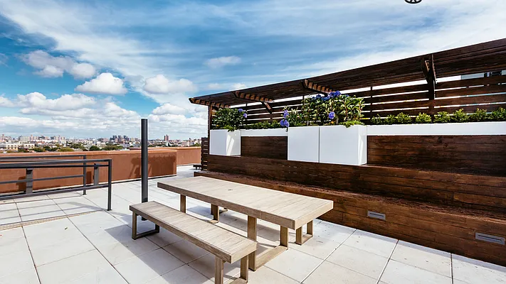 Rented by Nooklyn NYC LLC | media 44