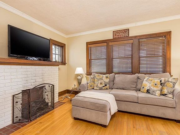 4th image of 2727 18th Avenue Ct
