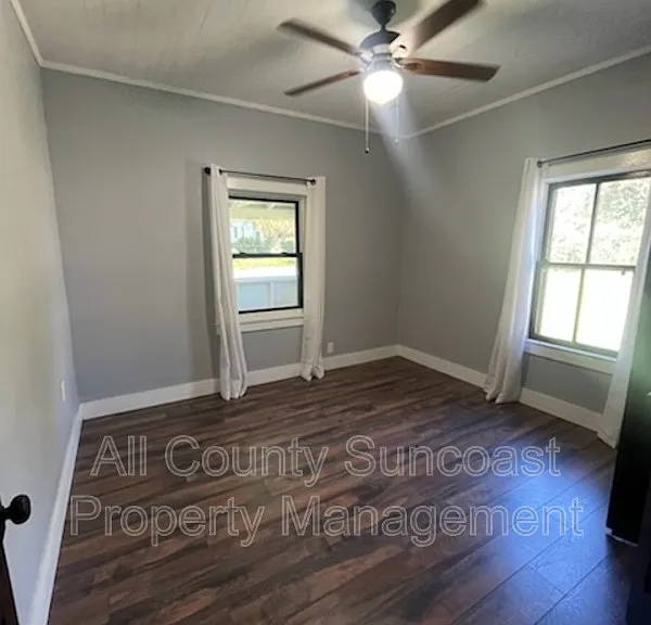 420 Magnolia St — Photo 6