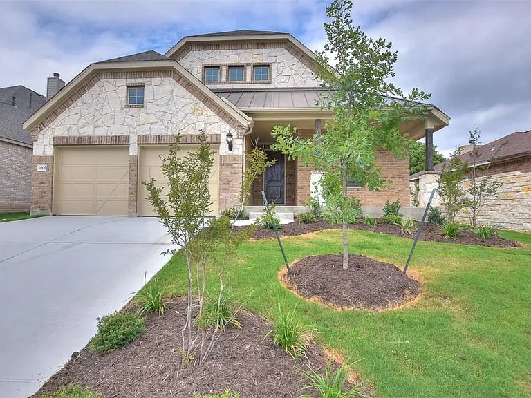 2005 Southcreek Dr — Photo 1