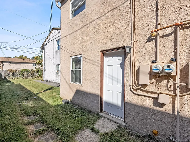 464 E Norwich Ave #D — Photo 20