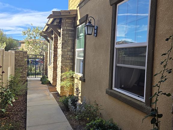 Courtyard, Front of unit