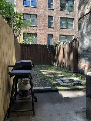 Rented by Urban Real Estate Inc | media 6