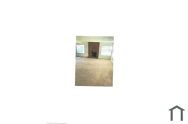 Building Photo - 211 W Clara St #2
