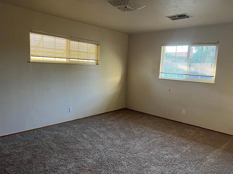 811 W Tokay St — Photo 16