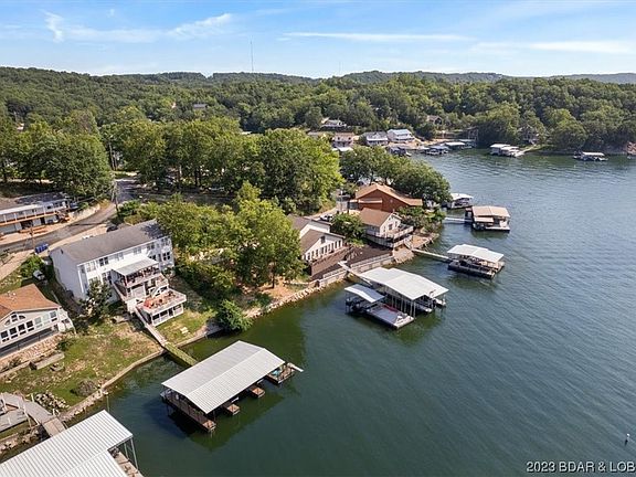 3rd image of 28 Three Oaks Cir