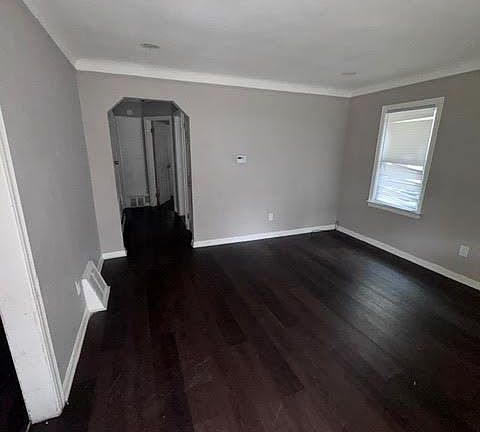 3rd image of 7337 Woodmont Ave