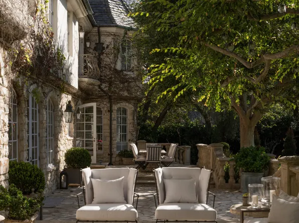 1567 E Valley Rd, Santa Barbara, CA 93108