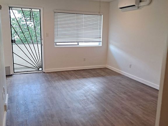 2nd image of 3918 Oregon St #9
