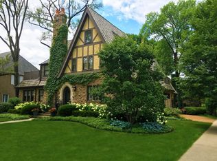 2448 Lincolnwood Dr, Evanston, IL 60201