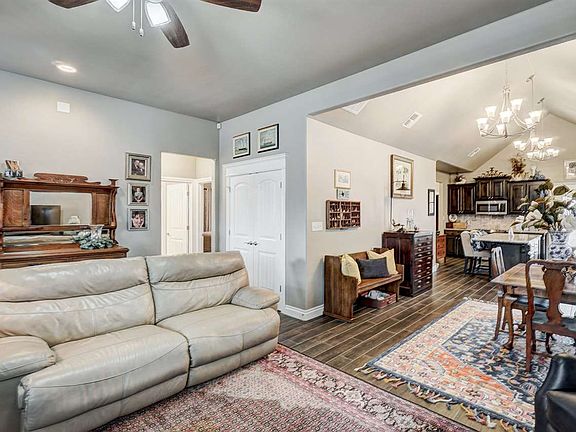 5th image of 3602 NE Cypress Ln