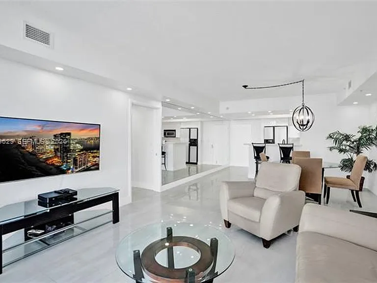 335 S Biscayne Blvd #CU-3807 — Photo 22
