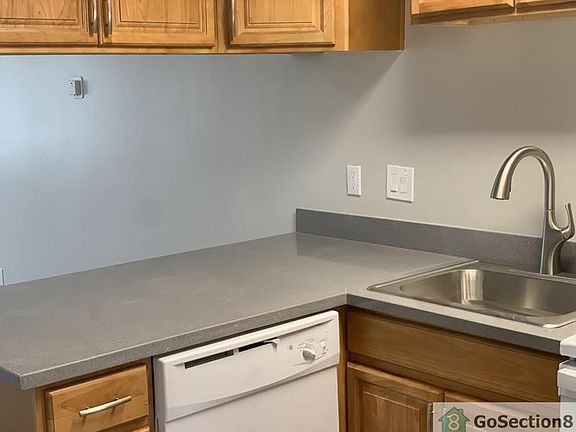 5th image of 671 Iris Ave #18