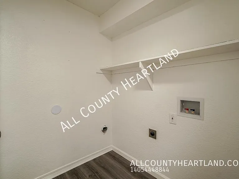 817 Stahl Dr — Photo 16