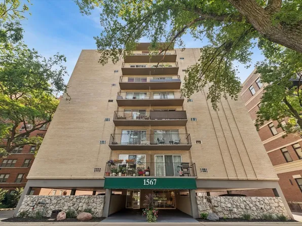 1567 Ridge Ave APT 702, Evanston, IL 60201