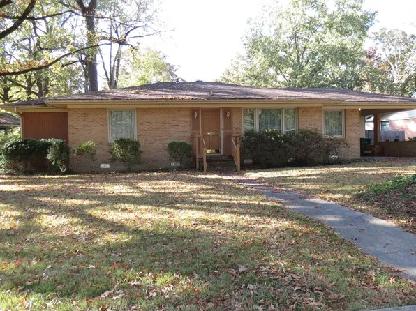 2916 Edgewood Dr, Pine Bluff, AR 71603