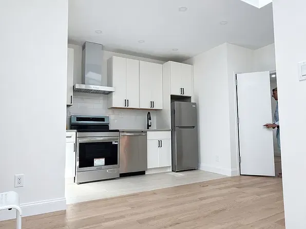 1252 Herkimer St Floor 3, Brooklyn, NY 11233