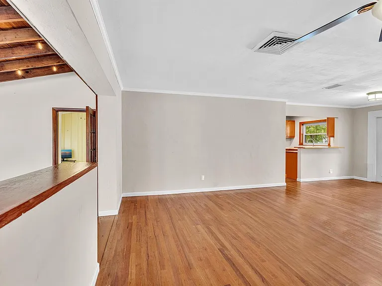 1527 Mayo St — Photo 14