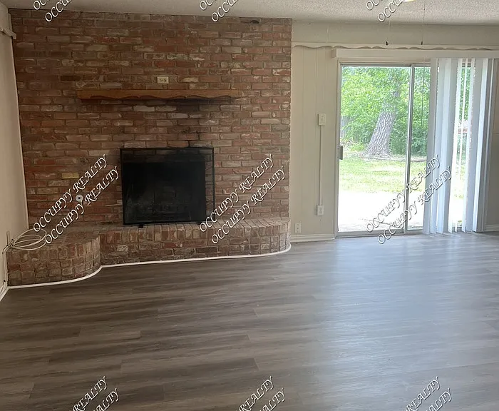 361 Heirloom Dr — Photo 3