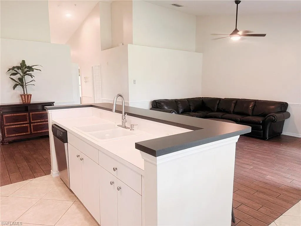 2 bed, 2.0 bath, 1134 sqft, $2,500 — Photo 2